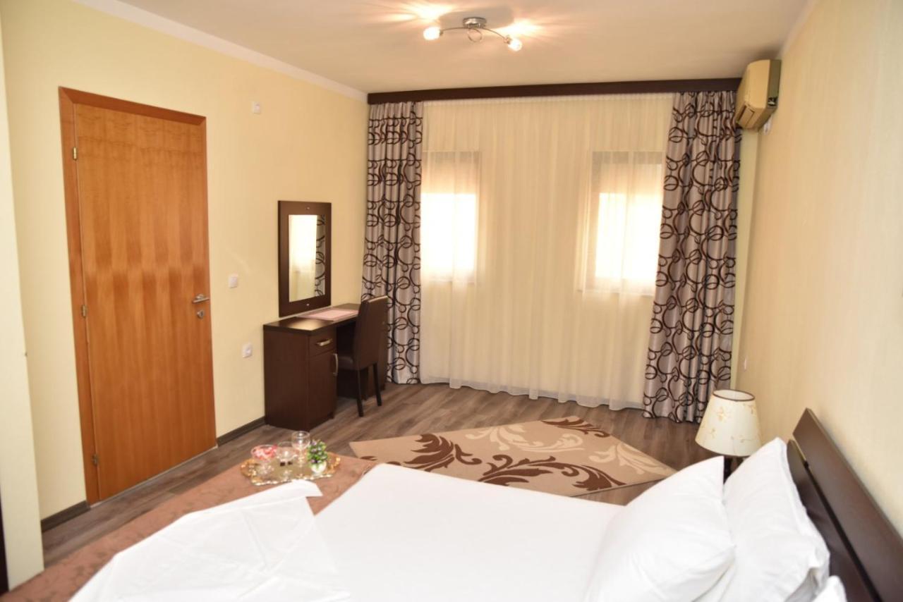 Guest House Evropa 2 Ulcinj Eksteriør bilde