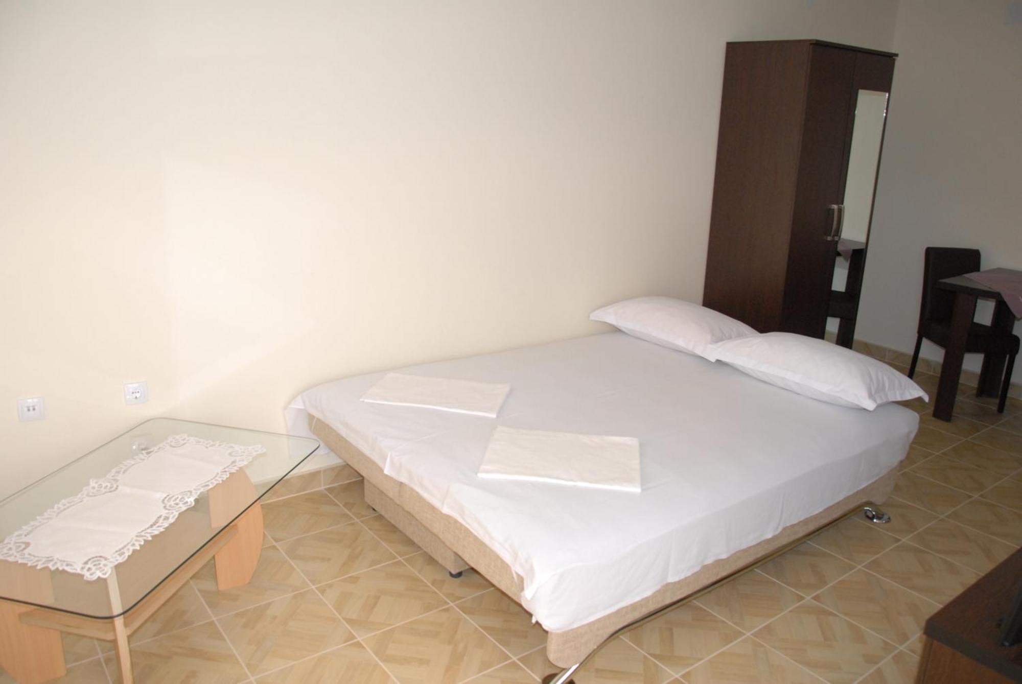 Guest House Evropa 2 Ulcinj Eksteriør bilde