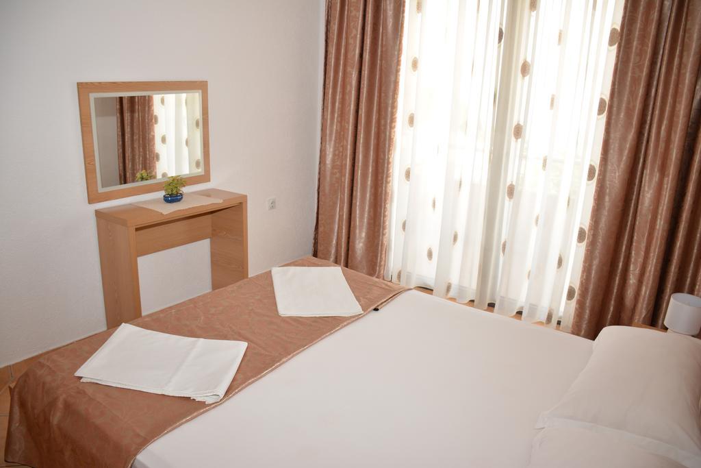 Guest House Evropa 2 Ulcinj Eksteriør bilde